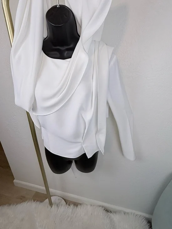 A.W.A.K.E. MODE White Roman Greek Asymmetric Draped Scarf Top - Picture 10 of 16